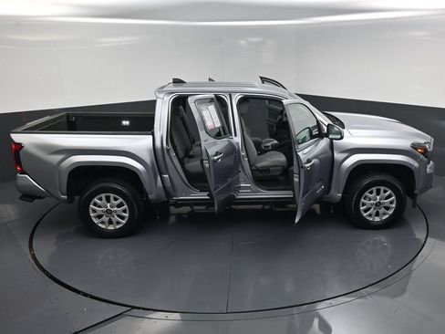 Used 2025 Toyota Tacoma SR5 RWD image 26