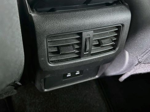 Used 2025 Nissan Rogue SV FWD image 26