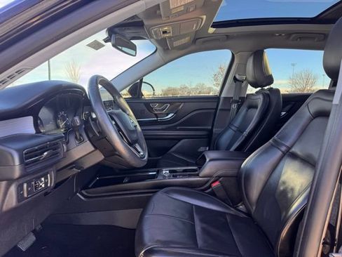 Used 2022 Lincoln Corsair AWD w/ Premium Package image 7