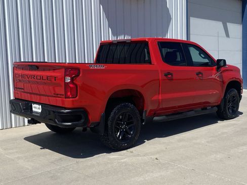 Used 2022 Chevrolet Silverado 1500 Custom Trail Boss w/ LPO, Dark Essentials Package AWD/4WD image 5