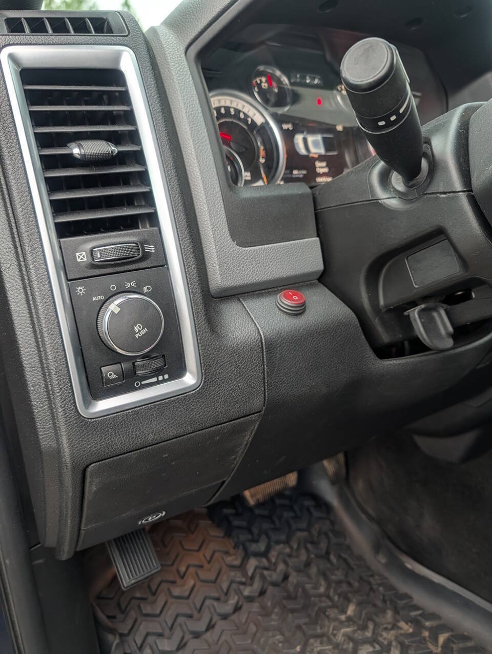 Used 2013 RAM 1500 Big Horn AWD/4WD image 13