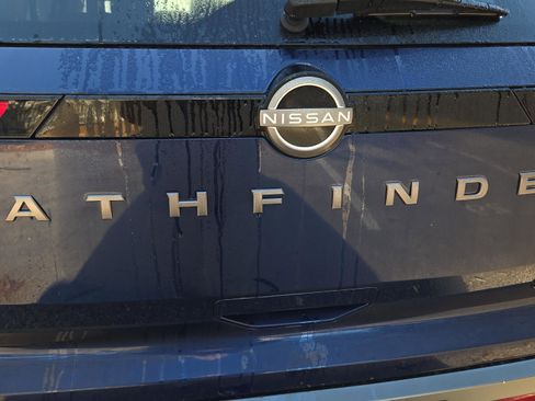 New 2026 Nissan Pathfinder SL FWD image 15