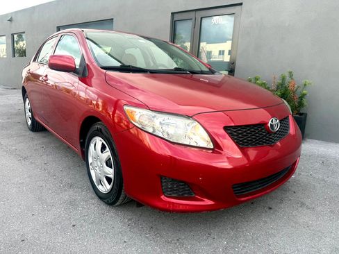 Used 2010 Toyota Corolla LE image 3