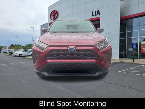 Used 2019 Toyota RAV4 LE w/ Carpet Mat Package AWD/4WD image 9