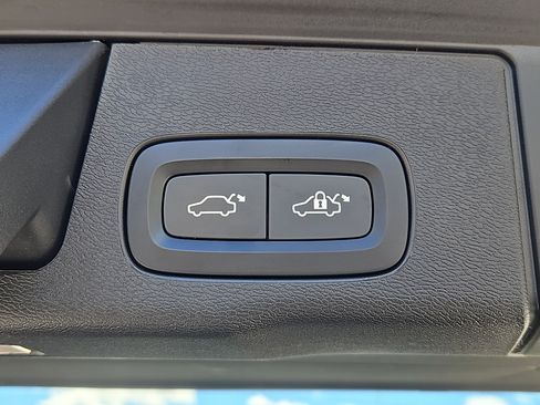 Certified 2024 Volvo XC60 B5 Plus w/ Climate Package AWD/4WD image 15