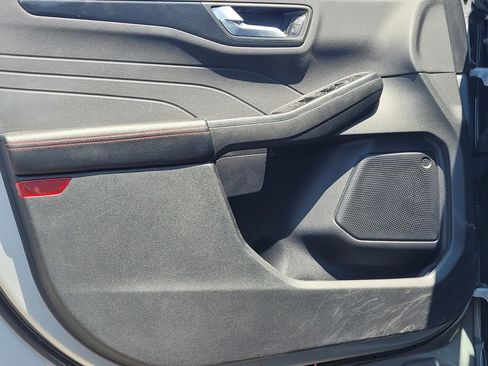 Used 2023 Ford Escape ST-Line image 17
