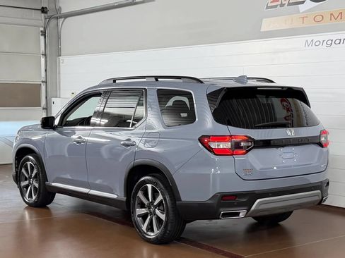 Used 2023 Honda Pilot Touring image 5