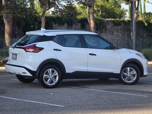 Used 2023 Nissan Kicks S FWD image 6