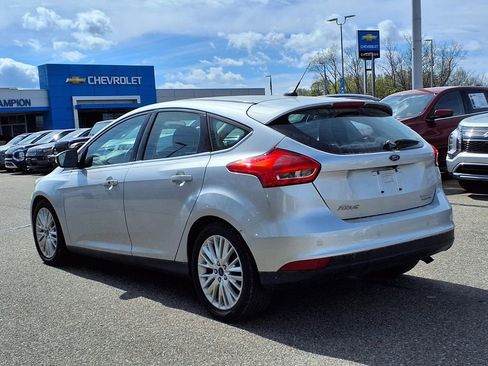 Used 2016 Ford Focus Titanium w/ Titanium Technology Package FWD image 6