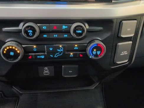 New 2026 Ford F250 XLT w/ XLT Premium Package AWD/4WD image 25