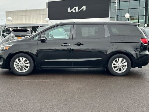 Used 2016 Kia Sedona LX w/ LX Convenience Package image 7