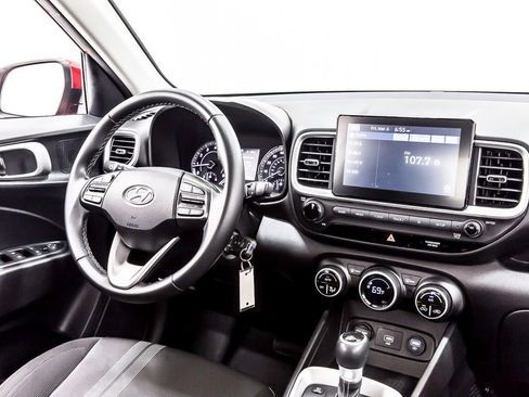 Used 2021 Hyundai Venue SEL w/ Cargo Package image 19