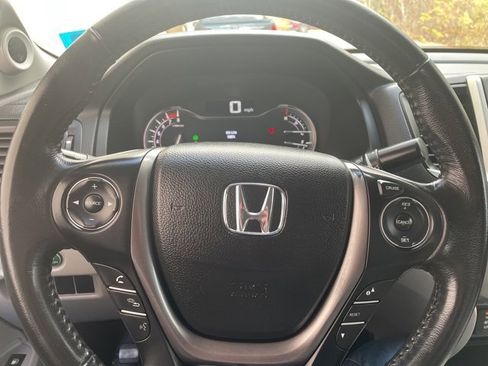 Used 2017 Honda Ridgeline RTL image 18