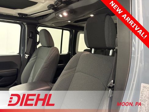 Used 2024 Jeep Wrangler Sport S image 18