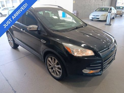 Used 2015 Ford Escape SE w/ SE Chrome Package FWD image 2