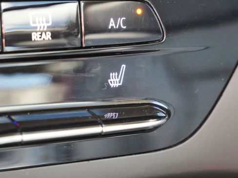 Used 2023 Buick Envision Essence w/ Sport Touring Package AWD/4WD image 30