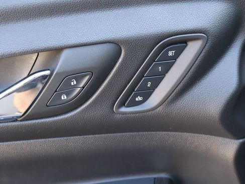 Used 2023 GMC Acadia SLT w/ Elevation Edition FWD image 23