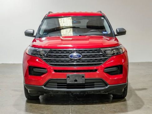 Used 2022 Ford Explorer XLT image 8