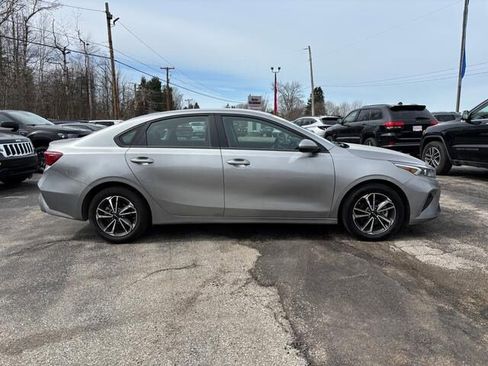 Used 2024 Kia Forte LXS FWD image 8