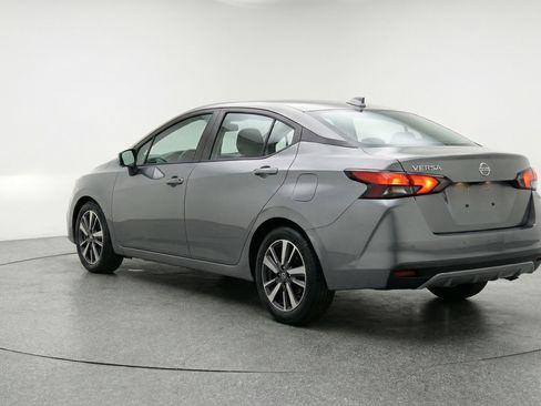 Used 2025 Nissan Versa SV image 6