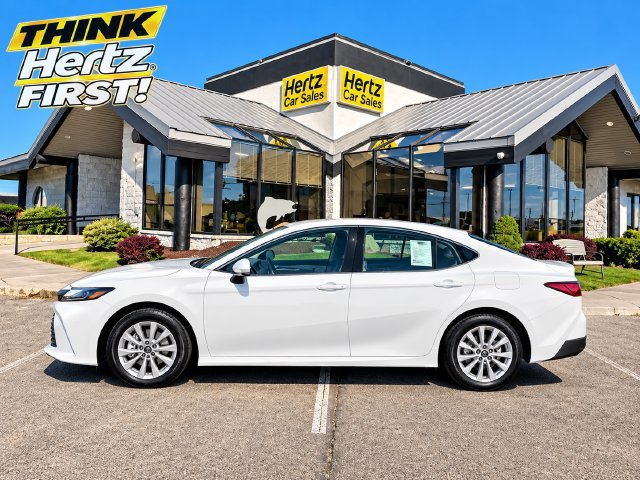 Used 2025 Toyota Camry LE AWD/4WD image 1