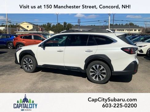 Used 2023 Subaru Outback Touring AWD/4WD image 4