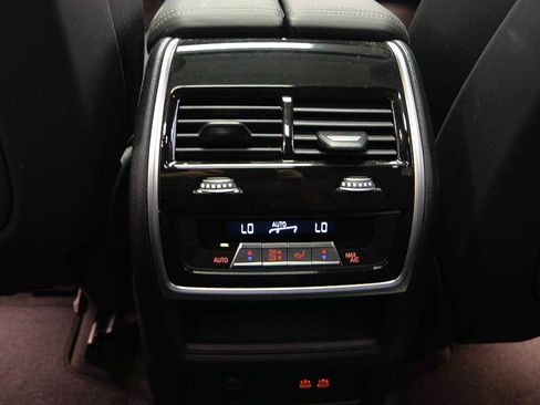 Used 2026 BMW X5 sDrive40i w/ Premium Package RWD image 10