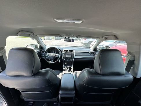 Used 2016 Toyota Camry SE FWD image 18