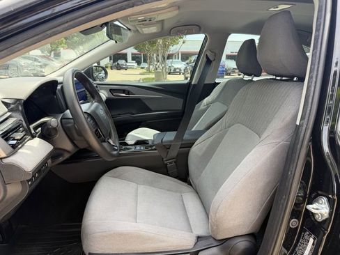 Used 2025 Toyota Camry LE FWD image 24