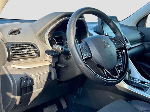 Used 2025 Mitsubishi Eclipse Cross SE image 9