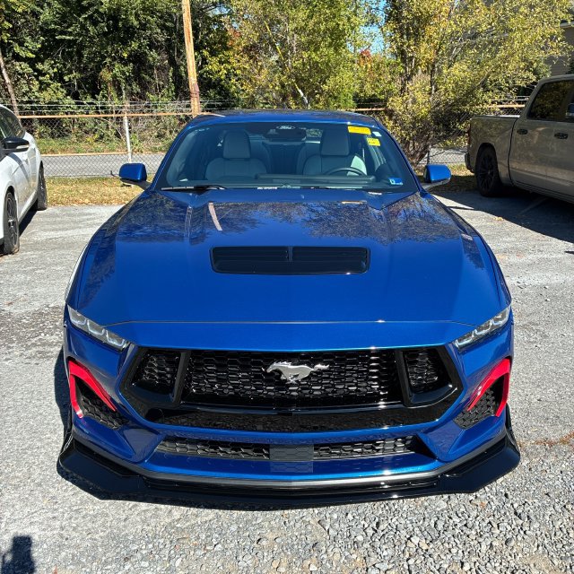 Used 2024 Ford Mustang GT Premium RWD image 3