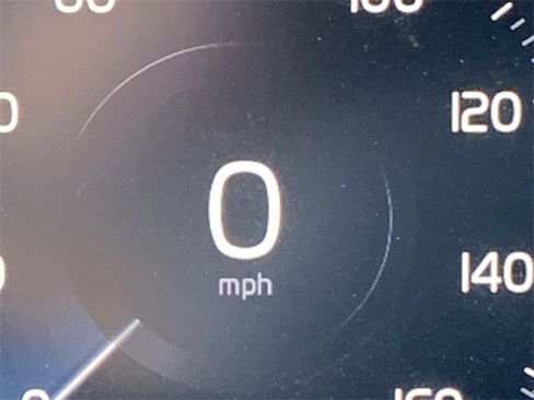 Used 2018 Volvo XC90 T6 Momentum w/ Convenience Package image 30