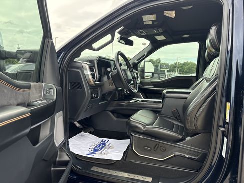 Used 2024 Ford F250 Platinum w/ Tremor Off-Road Package AWD/4WD image 9