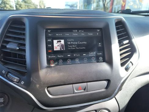 Used 2019 Jeep Cherokee Latitude Plus w/ Comfort/Convenience Group image 16