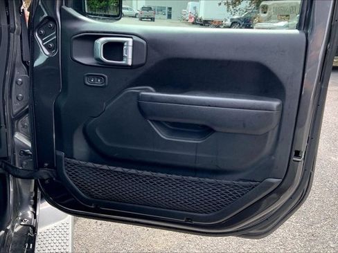 Used 2022 Jeep Wrangler Unlimited Sport AWD/4WD image 23
