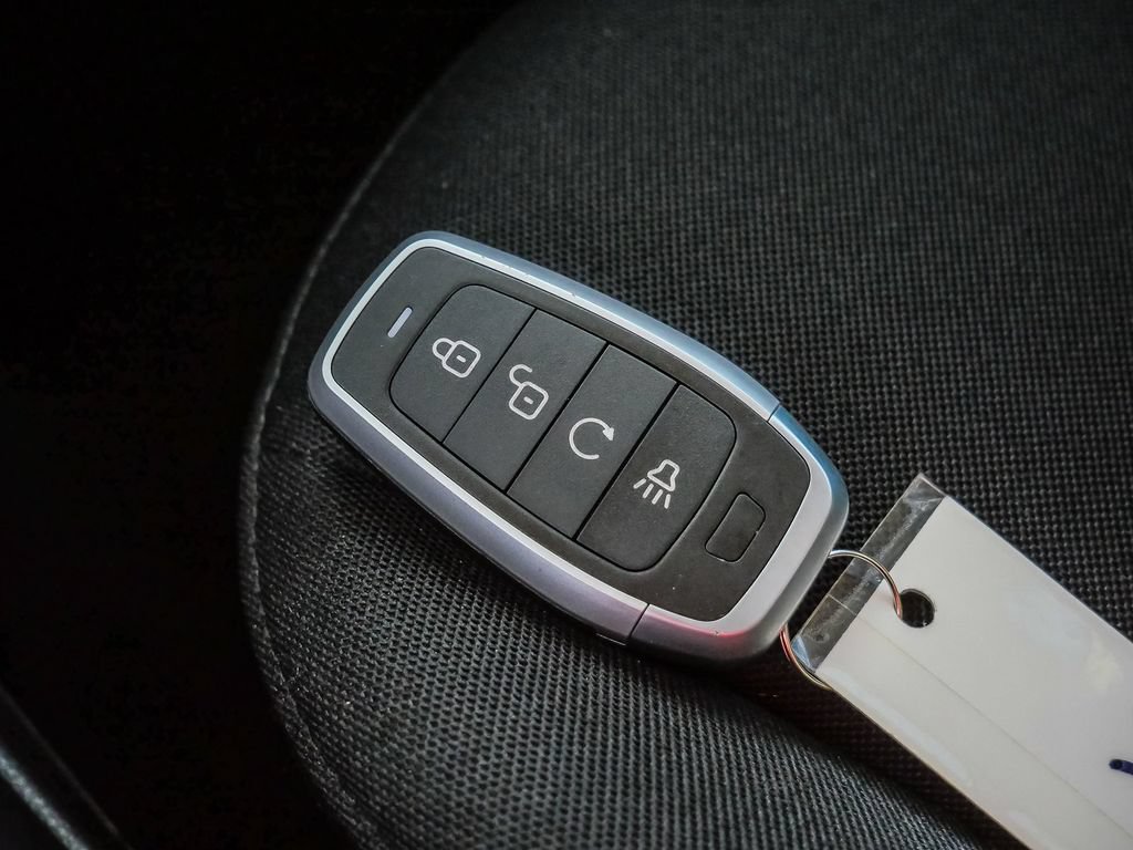 Used 2021 Jeep Renegade Latitude AWD/4WD image 36