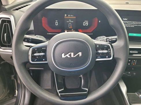 Used 2025 Kia Sorento LX FWD image 18