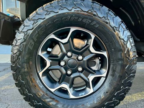 Used 2021 Jeep Wrangler Unlimited Rubicon 4xe AWD/4WD image 30