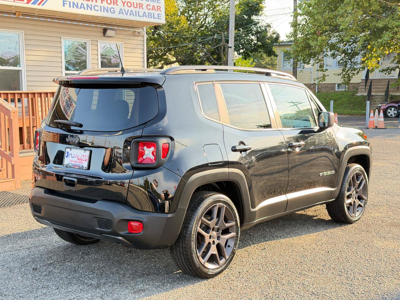 Used 2021 Jeep Renegade Latitude AWD/4WD image 4