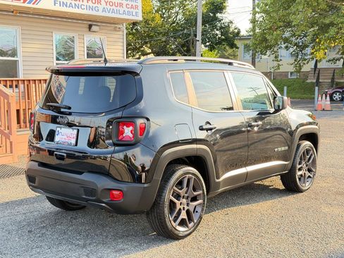 Used 2021 Jeep Renegade Latitude AWD/4WD image 4