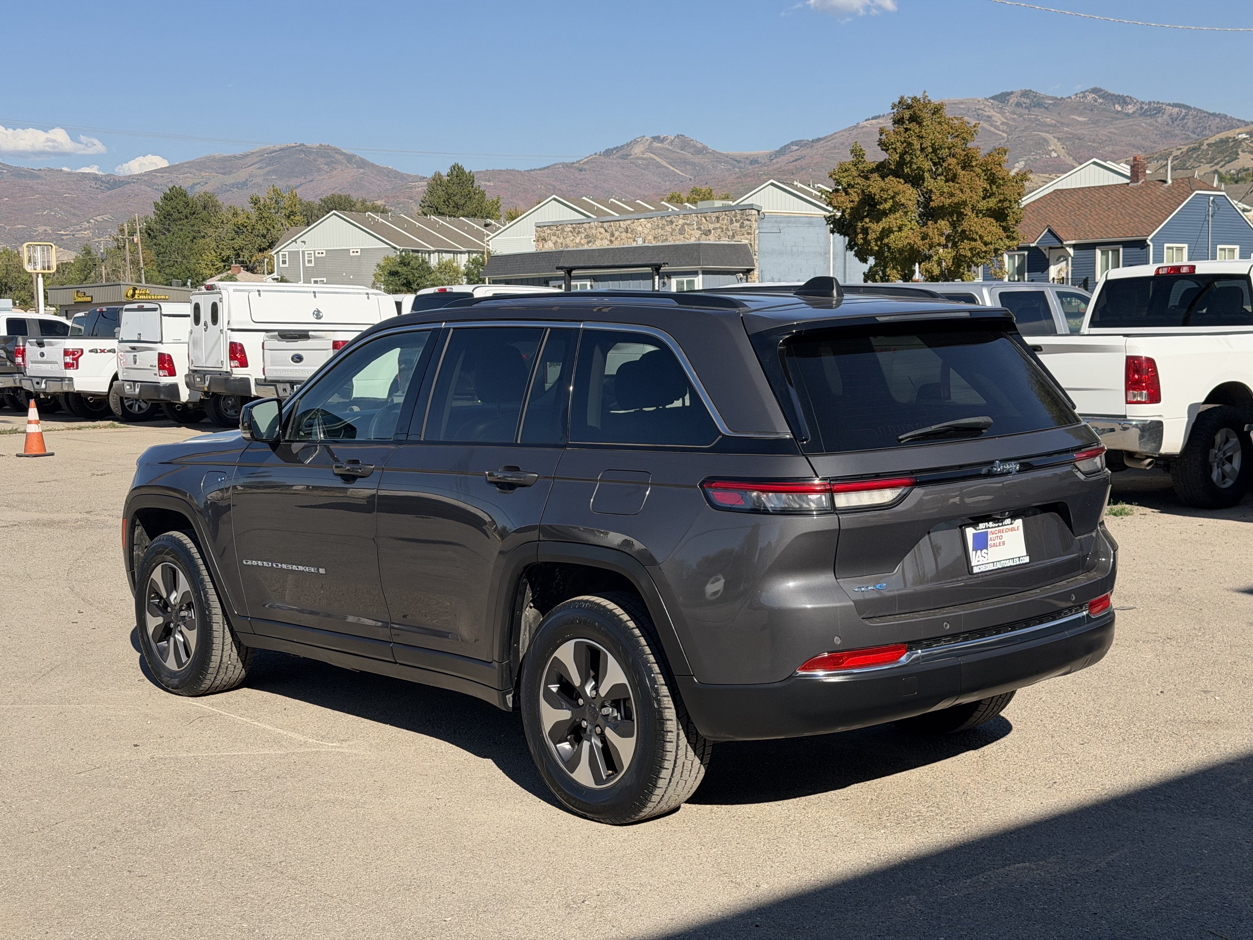 Used 2023 Jeep Grand Cherokee 4WD 4xe image 4