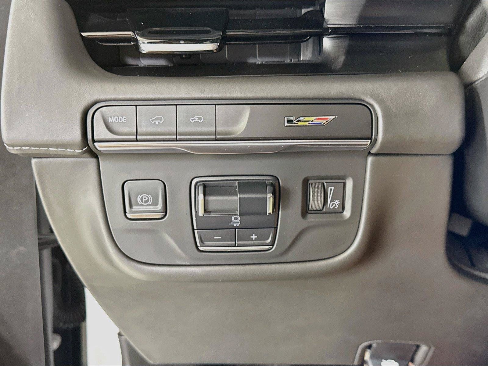 Used 2023 Cadillac Escalade V w/ LPO, ONYX Package AWD/4WD image 24