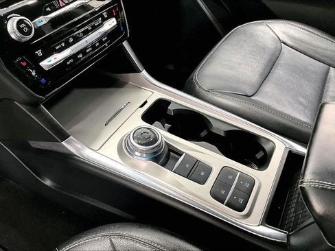 Used 2021 Ford Explorer Limited w/ Equipment Group 301A image 17