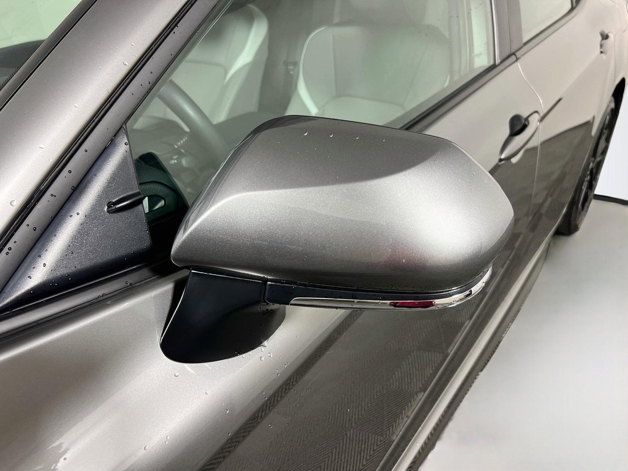 Used 2025 Toyota Camry SE FWD image 12