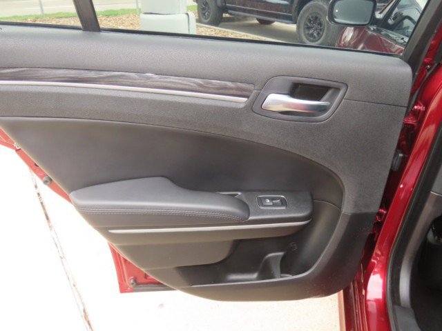 Used 2022 Chrysler 300 Touring L RWD image 17