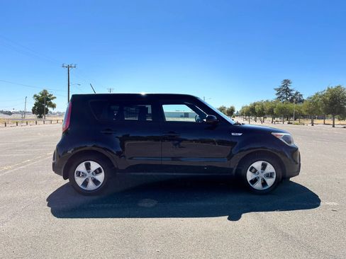 Used 2015 Kia Soul FWD image 4