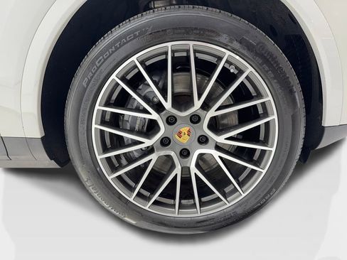 Used 2022 Porsche Cayenne image 51