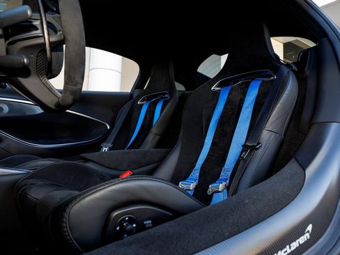 Used 2023 McLaren Artura RWD image 41