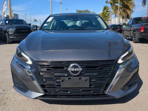 Used 2024 Nissan Altima 2.5 SV image 3