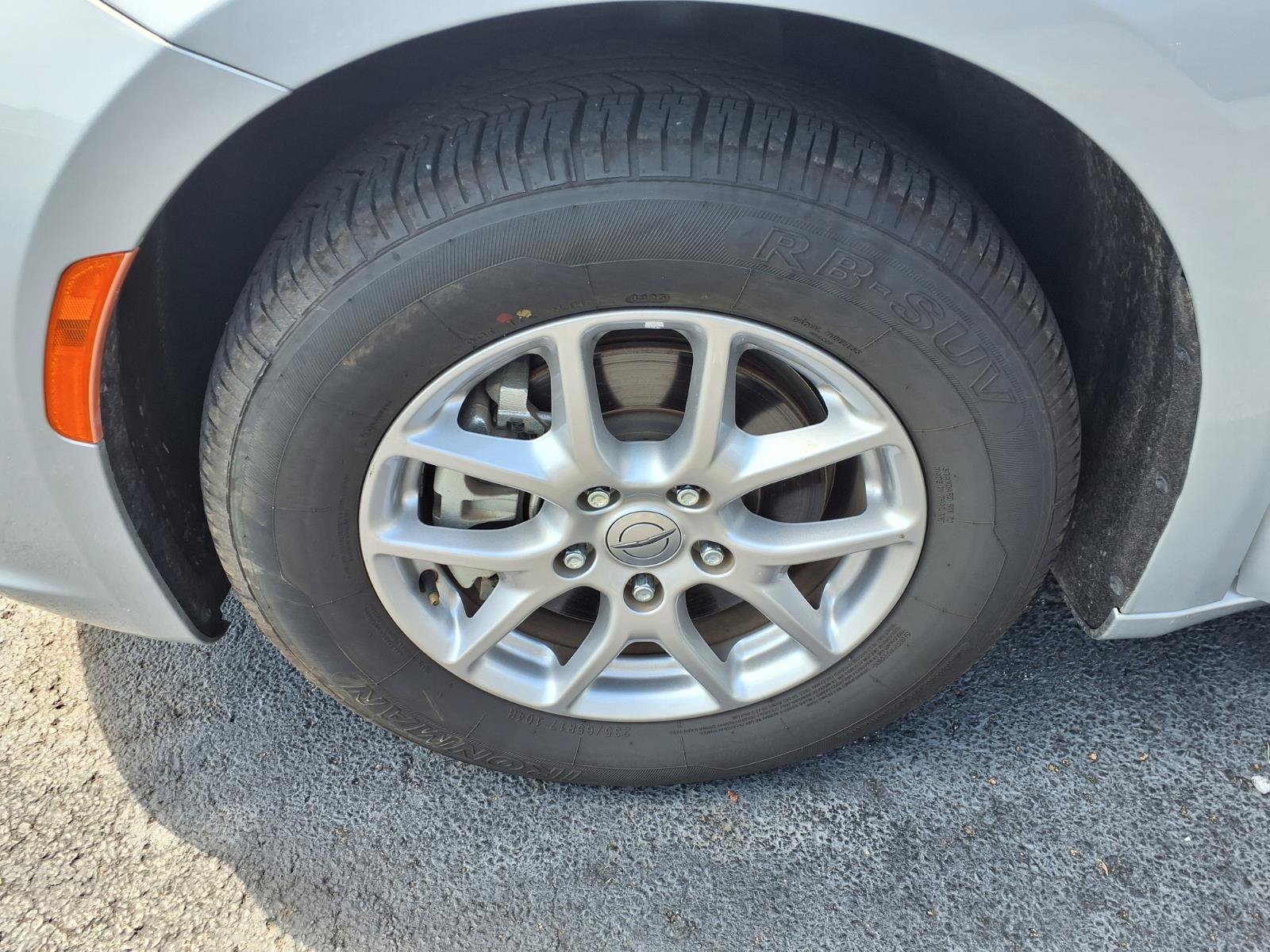Used 2024 Chrysler Pacifica Touring-L FWD image 15